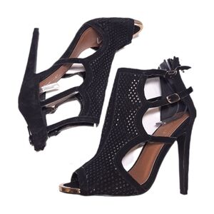 Qupid Faux Suede Laser Cut Stiletto Heels Open Toe Sandal Gold Metallic Size 5.5